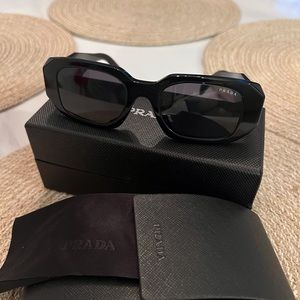 PRADA SUNGLASSES PR 17WS